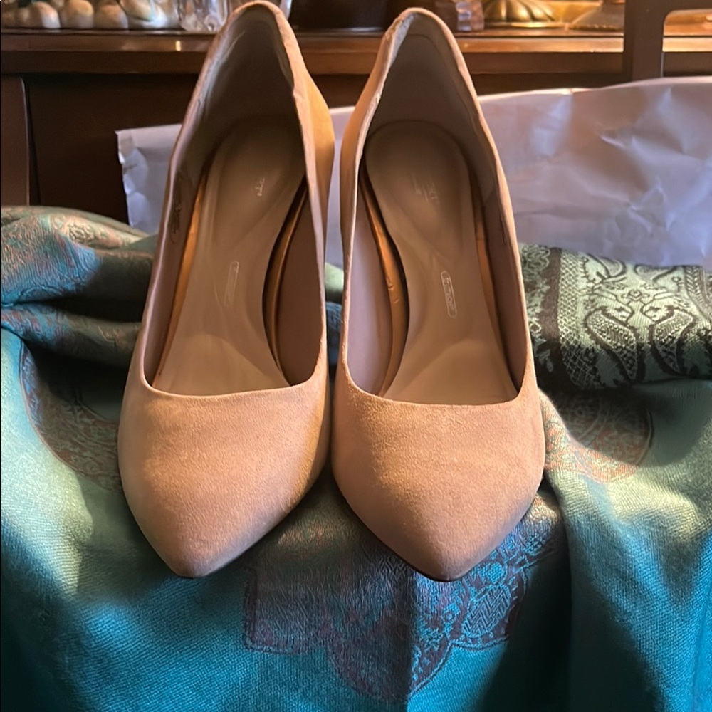 Sophisticated Tan High Heel Pumps